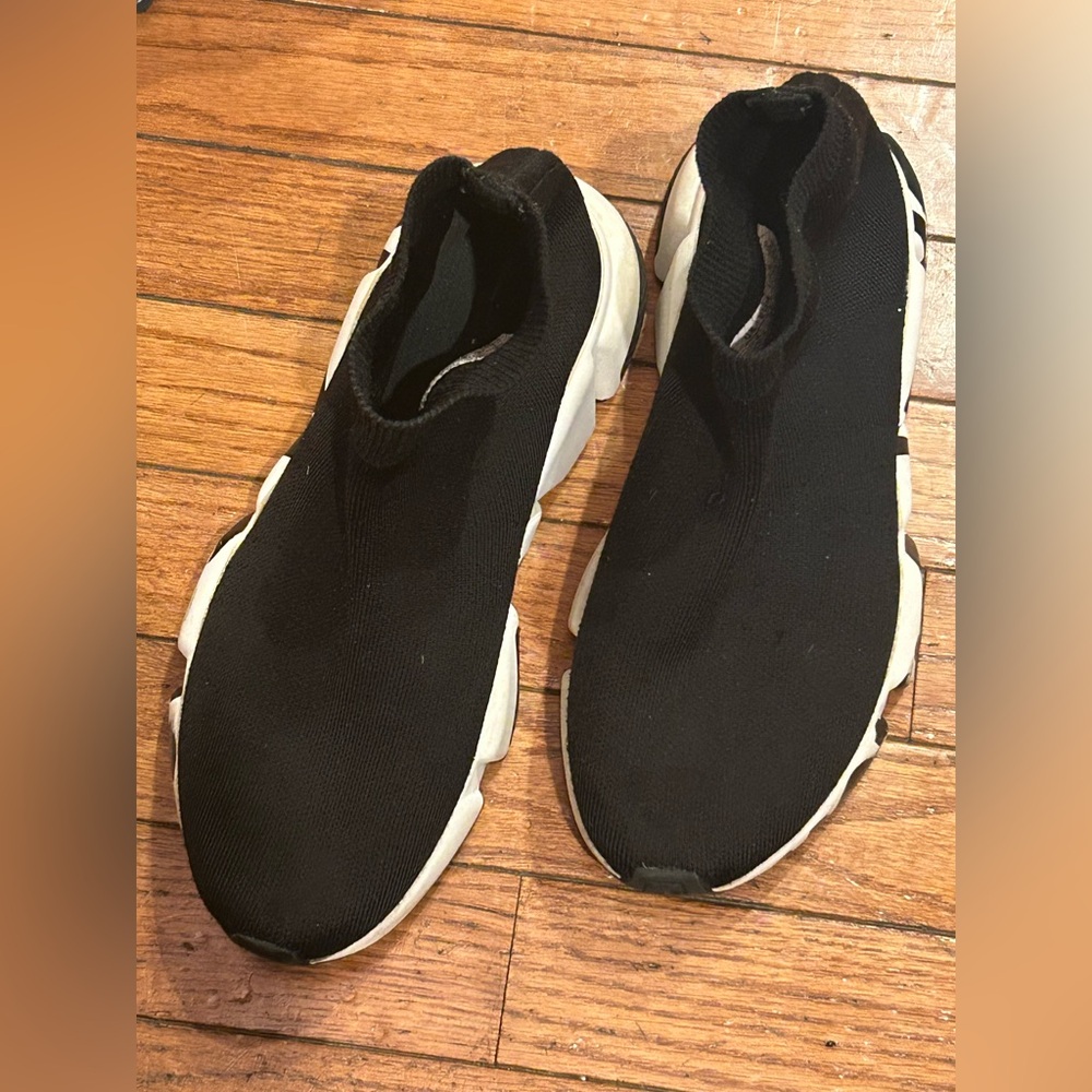 Balenciaga
Balenciaga Speed Graffiti Sneakers size 7 - Picture 8 of 9